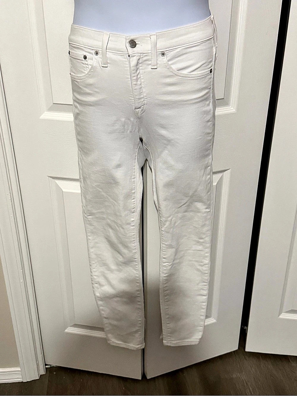 J.Crew 9" High-Rise Skinny Jean 9" in White Waist 27